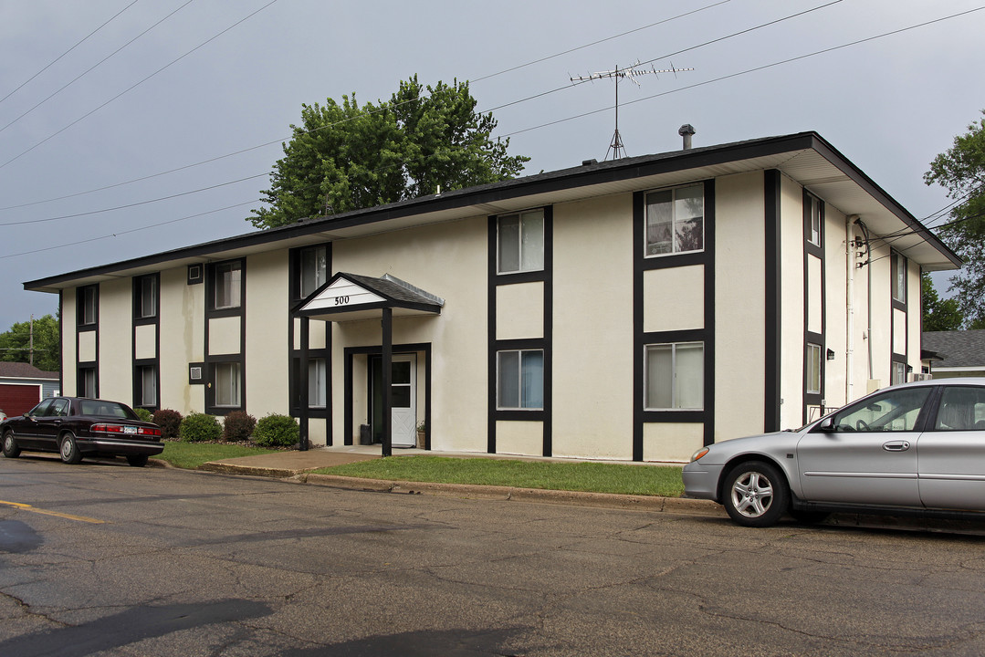 Intown Apartments in Lester Prairie, MN - Building Photo