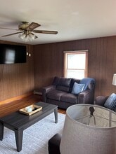 893 Bucksport Rd in Ellsworth, ME - Foto de edificio - Building Photo