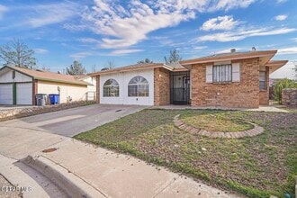 1821 Ed White Way in El Paso, TX - Building Photo - Building Photo