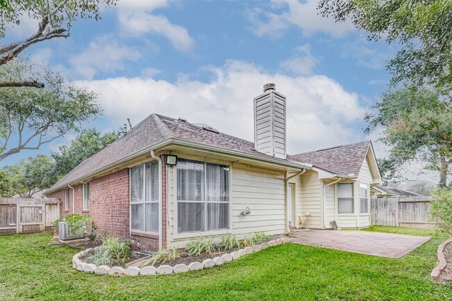 property at 4506 Silverlake Dr