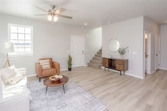 256 NW Cmn Pl in Waukee, IA - Building Photo - Building Photo