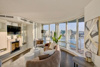 918 Cooperage Way in Vancouver, BC - Building Photo - Building Photo