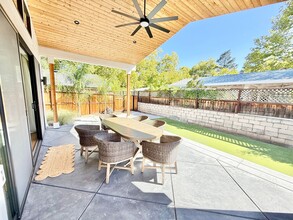 1707 Cedar St in Calistoga, CA - Foto de edificio - Building Photo