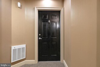 3015 Nicosh Cir in Falls Church, VA - Building Photo - Building Photo