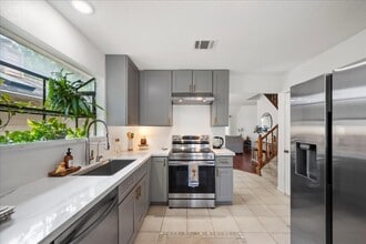 7752 High Village Dr in Houston, TX - Building Photo - Building Photo