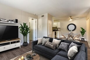 Portofino Apartments in Pittsburg, CA - Building Photo