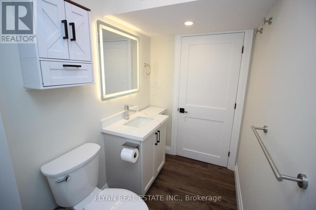 3008 Young Ave in Fort Erie, ON - Building Photo - Building Photo