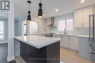 299 Southview Rd in Oakville, ON - Building Photo - Building Photo