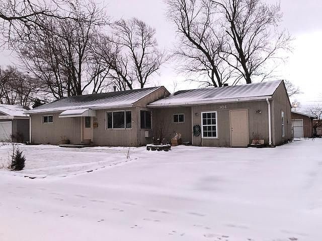 property at 301 Winthrop Ave