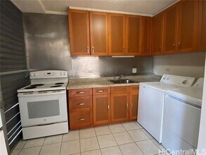 933 Kaheka St in Honolulu, HI - Building Photo - Building Photo