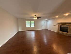 205 Appomattox Dr in Springfield, IL - Building Photo - Building Photo