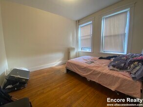 1144 Commonwealth Ave, Unit 32 in Boston, MA - Building Photo - Building Photo