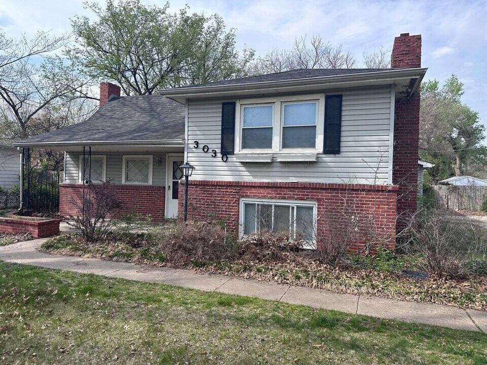 3030 E Mount Vernon St in Wichita, KS - Building Photo