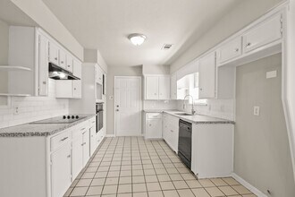 3806 Montego Dr in Baytown, TX - Building Photo - Building Photo