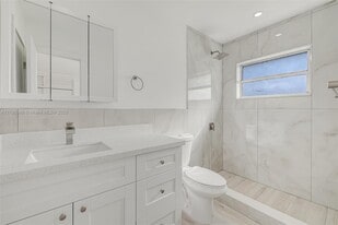 1619-1621 NW 8th Ave in Fort Lauderdale, FL - Building Photo