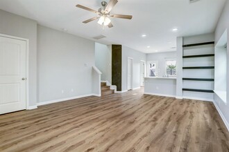 4616 Esper Ln in Austin, TX - Foto de edificio - Building Photo