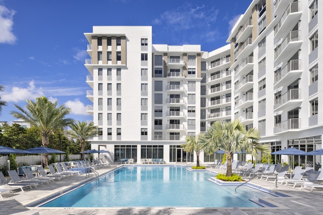 The Marc at Palm Beach Gardens in Palm Beach Gardens, FL - Foto de edificio