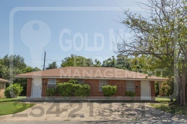 property at 806 Pecan Cir