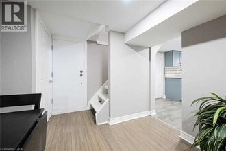 28 Lottridge St in Hamilton, ON - Building Photo - Building Photo