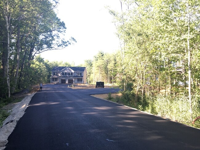 43 Firehouse Rd in Clifton Park, NY - Building Photo - Building Photo