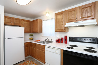 Greenfield Village Apartments in Rocky Hill, CT - Building Photo - Interior Photo