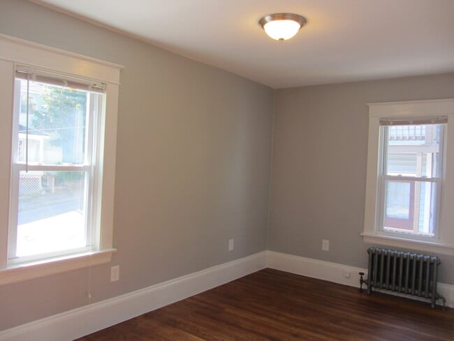 86 Bacon St in Biddeford, ME - Building Photo - Building Photo
