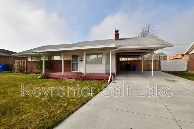 7340 Cottonwood St in Midvale, UT - Building Photo - Building Photo