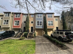 2024 NE Sheffield Ave in Hillsboro, OR - Building Photo - Building Photo