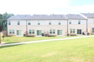 308 Warner Rd in Mcdonough, GA - Building Photo - Building Photo