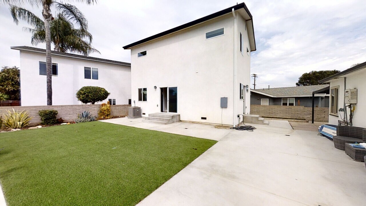 6334 Montezuma Rd in San Diego, CA - Building Photo