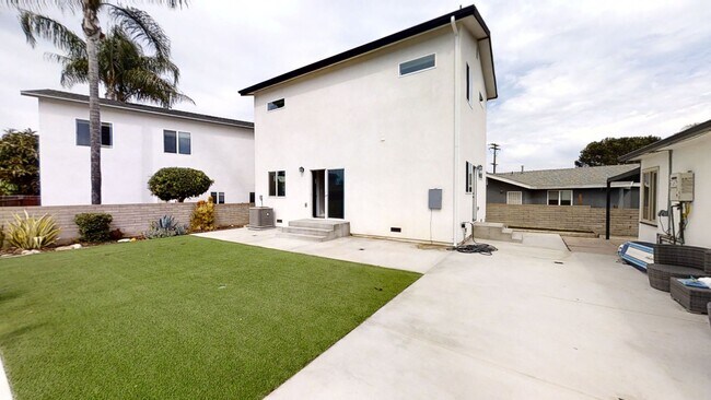 6334 Montezuma Rd