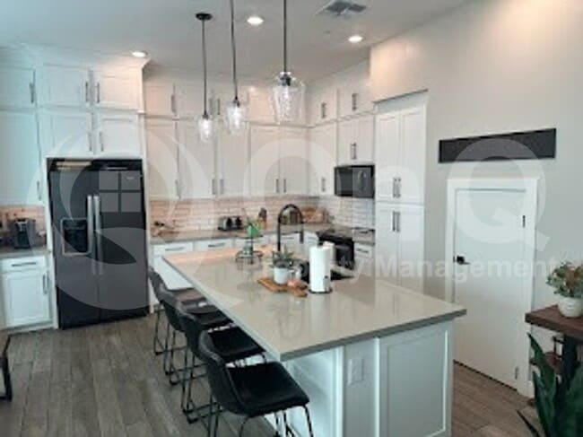 property at 1521 E Shannon St