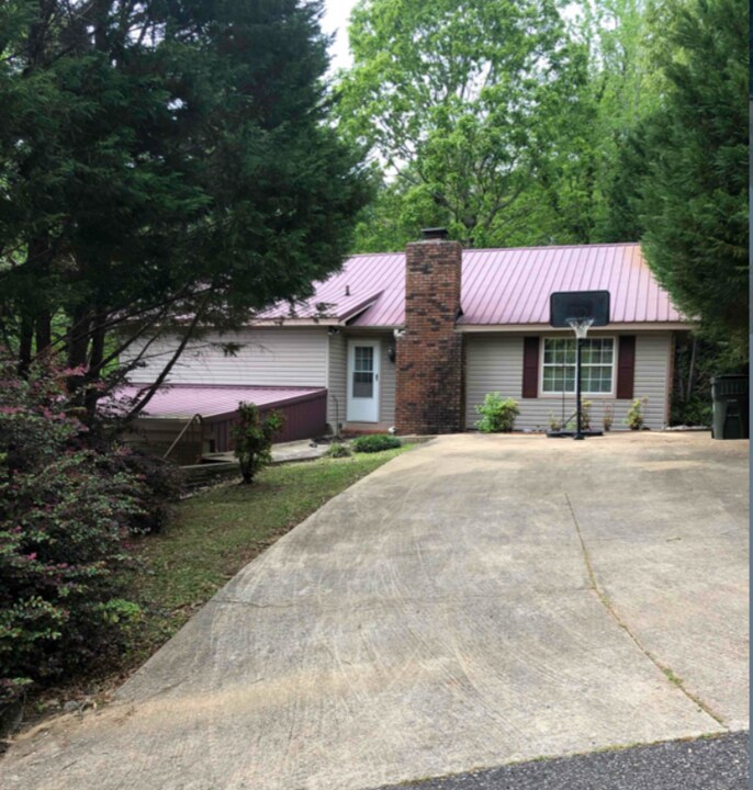 4241 Springhill Dr in Tuscaloosa, AL - Building Photo