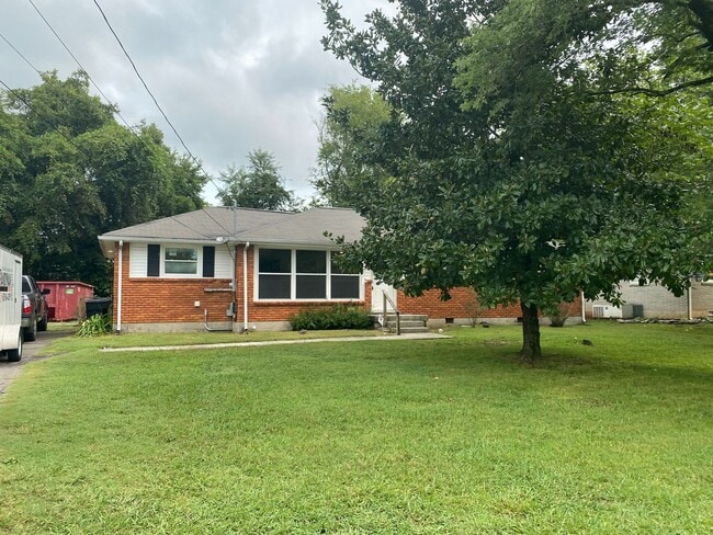 1302 W Northfield Blvd in Murfreesboro, TN - Building Photo - Building Photo