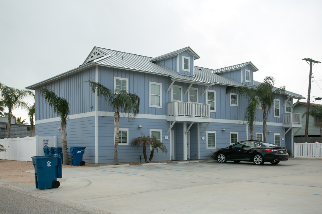 512 Sea Shell Dr in Port Aransas, TX - Building Photo