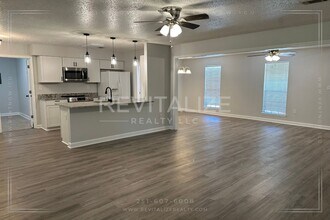 9270 Abilene Dr S in Mobile, AL - Building Photo - Building Photo