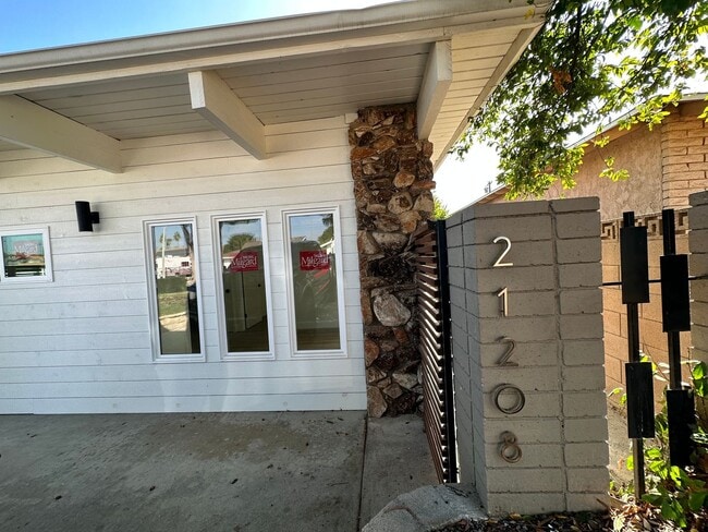 21208 Merridy St in Los Angeles, CA - Building Photo - Building Photo
