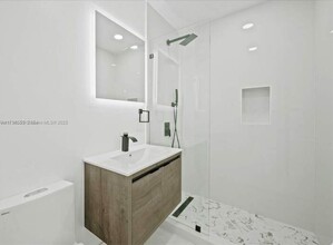 6401 SW 38th St in Miami, FL - Building Photo - Building Photo