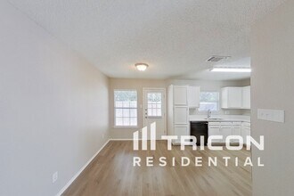 1708 N Bent Tree Trail in Grand Prairie, TX - Foto de edificio - Building Photo