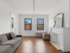 5108 S Woodlawn Ave in Chicago, IL - Building Photo - Building Photo