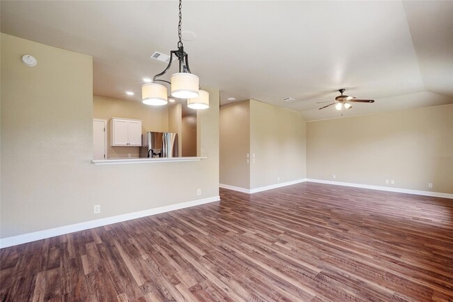 136 Holmstrom St in Hutto, TX - Building Photo - Building Photo