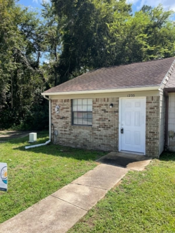 property at 1235 Continental Ct
