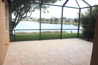 959 Falling Water Rd in Weston, FL - Building Photo - Building Photo