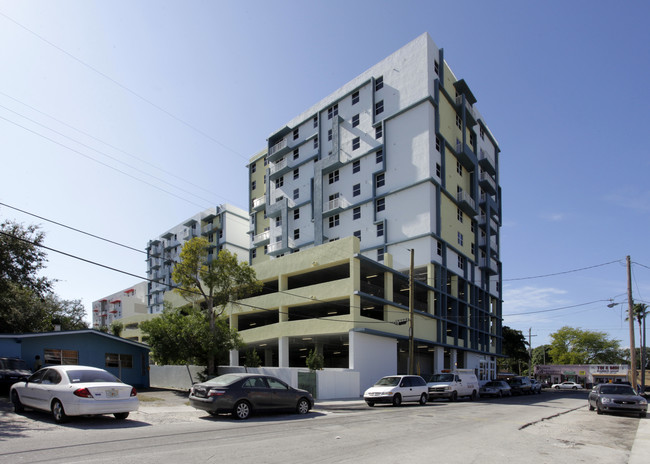 Notre Dame Apartments in Miami, FL - Foto de edificio - Building Photo