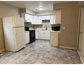 20 Locust Street, Unit Unit A in Erlanger, KY - Building Photo - Building Photo