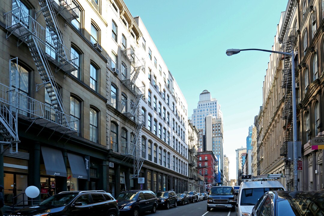 Tribeca Court in New York, NY - Building Photo