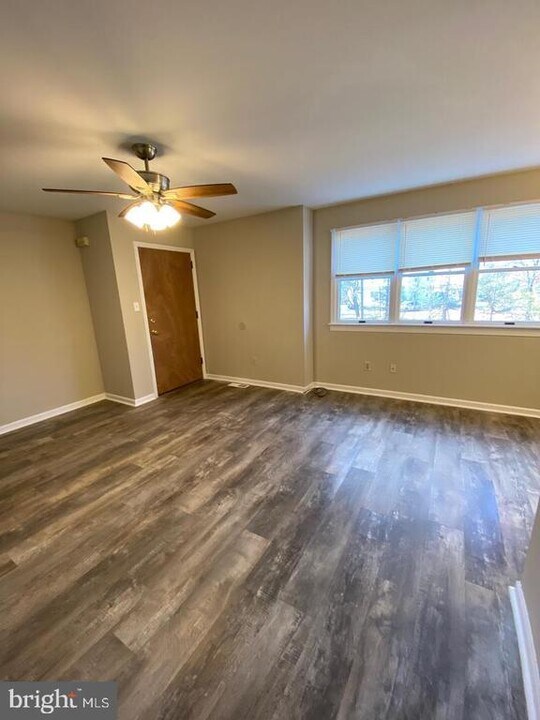 478 E Main St in Collegeville, PA - Building Photo