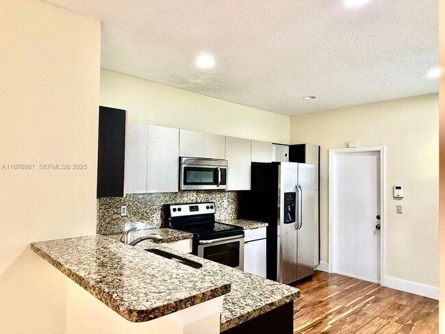 property at 3877 San Simeon Cir