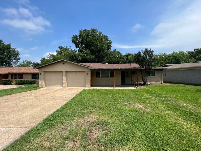 property at 7605 Deaver Dr