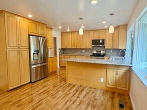 1041 Mt Carmel Dr in San Jose, CA - Building Photo - Building Photo